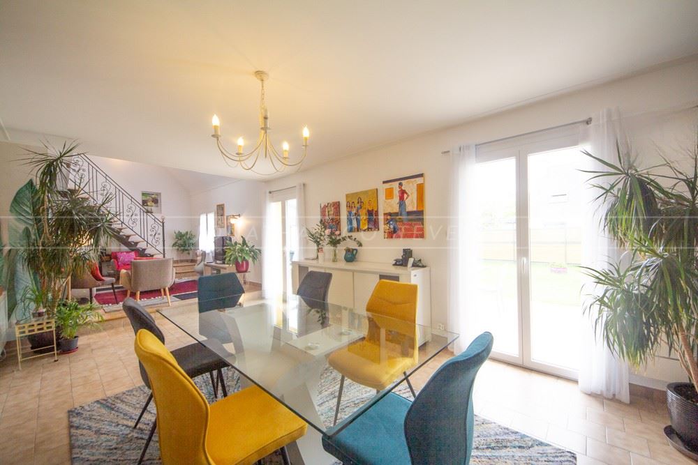 MAISON - 5 CHAMBRES - VIE DE PLAIN PIED - EXCELLENT DPE D - 2 SALLE DE BAINS - RARE SUR LE MARCHE - PIECE DE VIE DE 40 M² - JARDIN ARBORE - GARAGE.